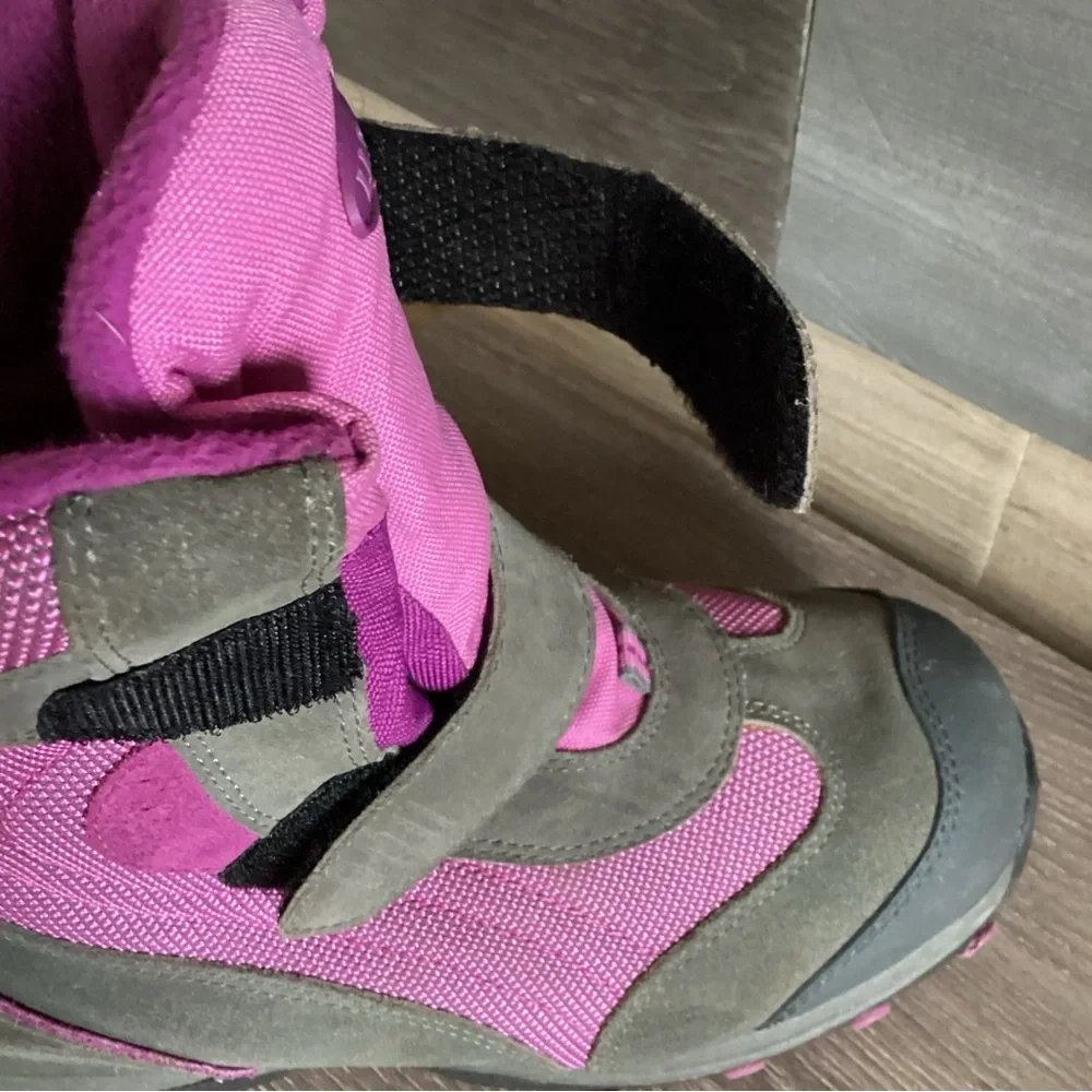 L.L.‎ Bean Kids Pink and Olive Snow Boots